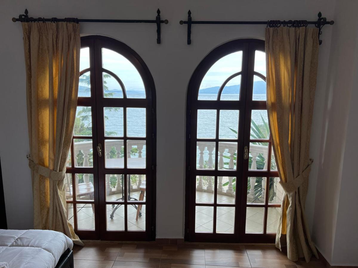 Monte Cristo Hotel With Rooftop Pool Sarandë 외부 사진
