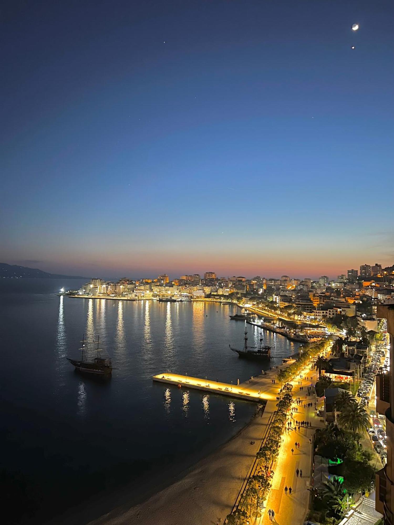 Monte Cristo Hotel With Rooftop Pool Sarandë 외부 사진