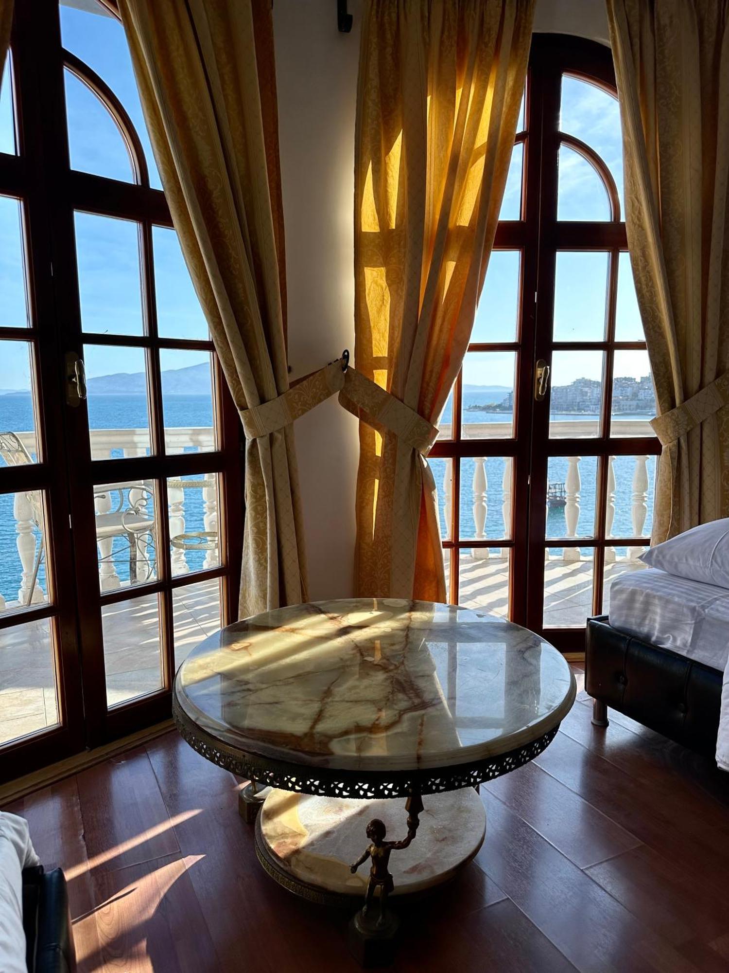 Monte Cristo Hotel With Rooftop Pool Sarandë 외부 사진