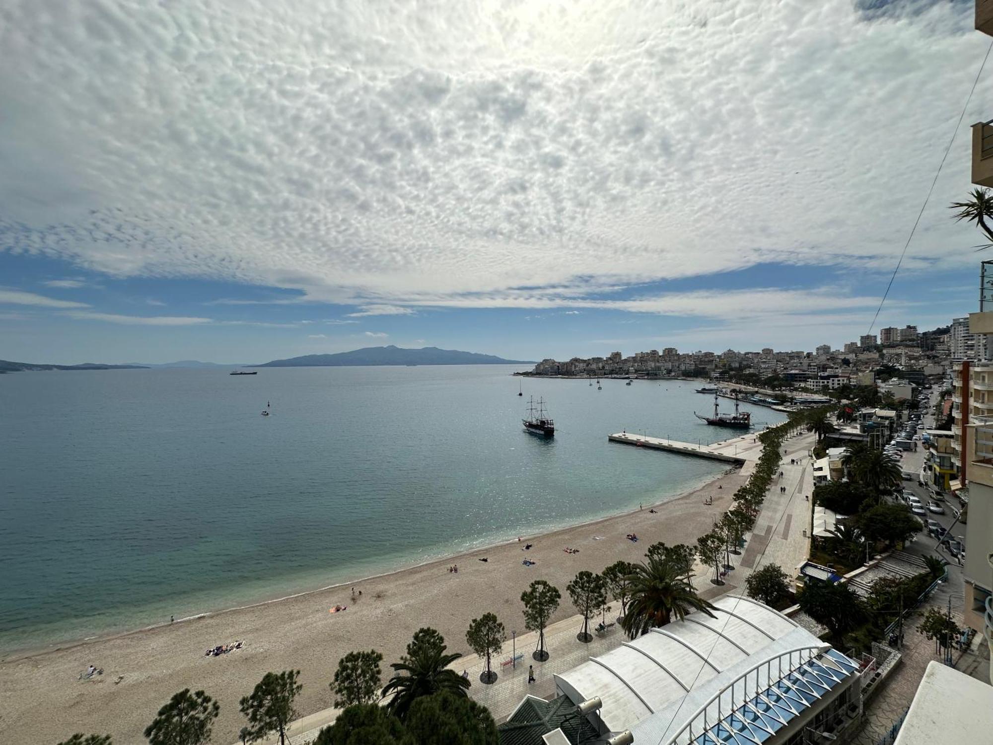 Monte Cristo Hotel With Rooftop Pool Sarandë 외부 사진