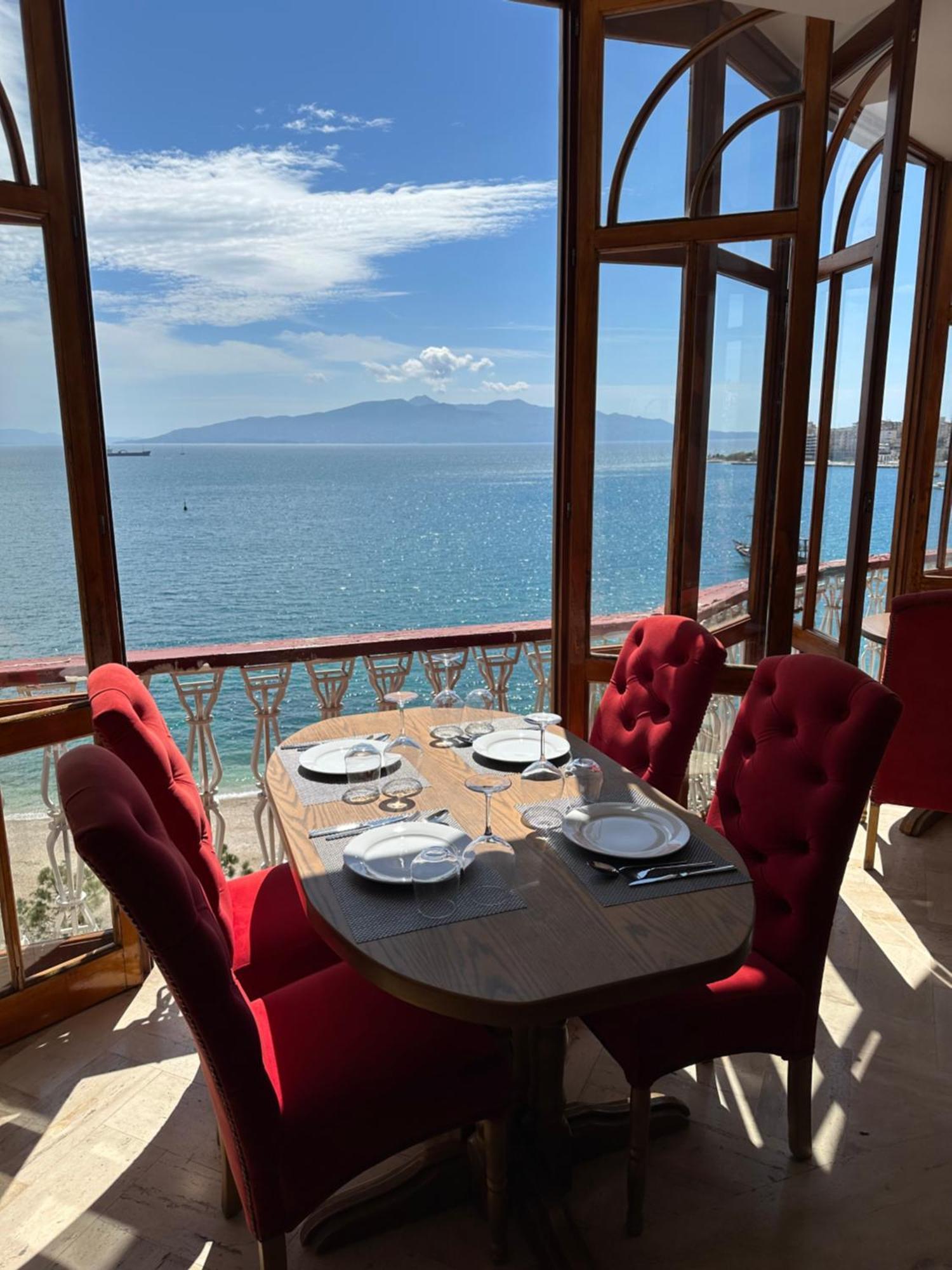 Monte Cristo Hotel With Rooftop Pool Sarandë 외부 사진