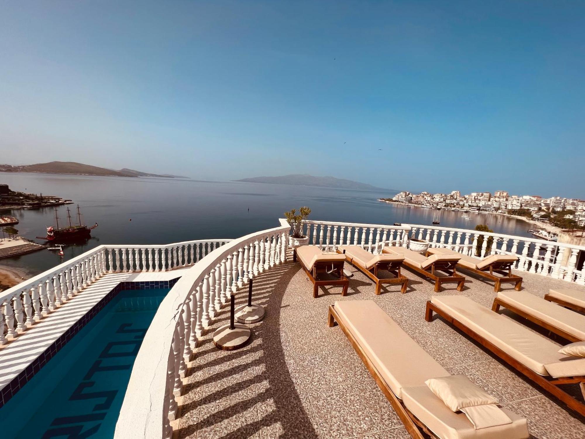 Monte Cristo Hotel With Rooftop Pool Sarandë 외부 사진